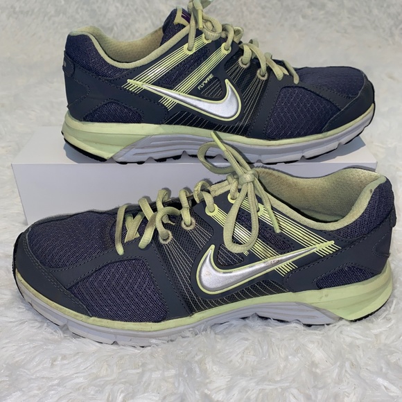 Nike Women’s Size 7.5 US Anodyne DS Flywire Running Shoes Gray Green - Picture 2 of 5